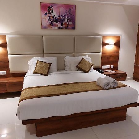 Hotel Tranquil Manipal Buitenkant foto