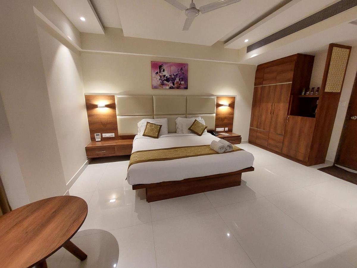 Hotel Tranquil Manipal Buitenkant foto