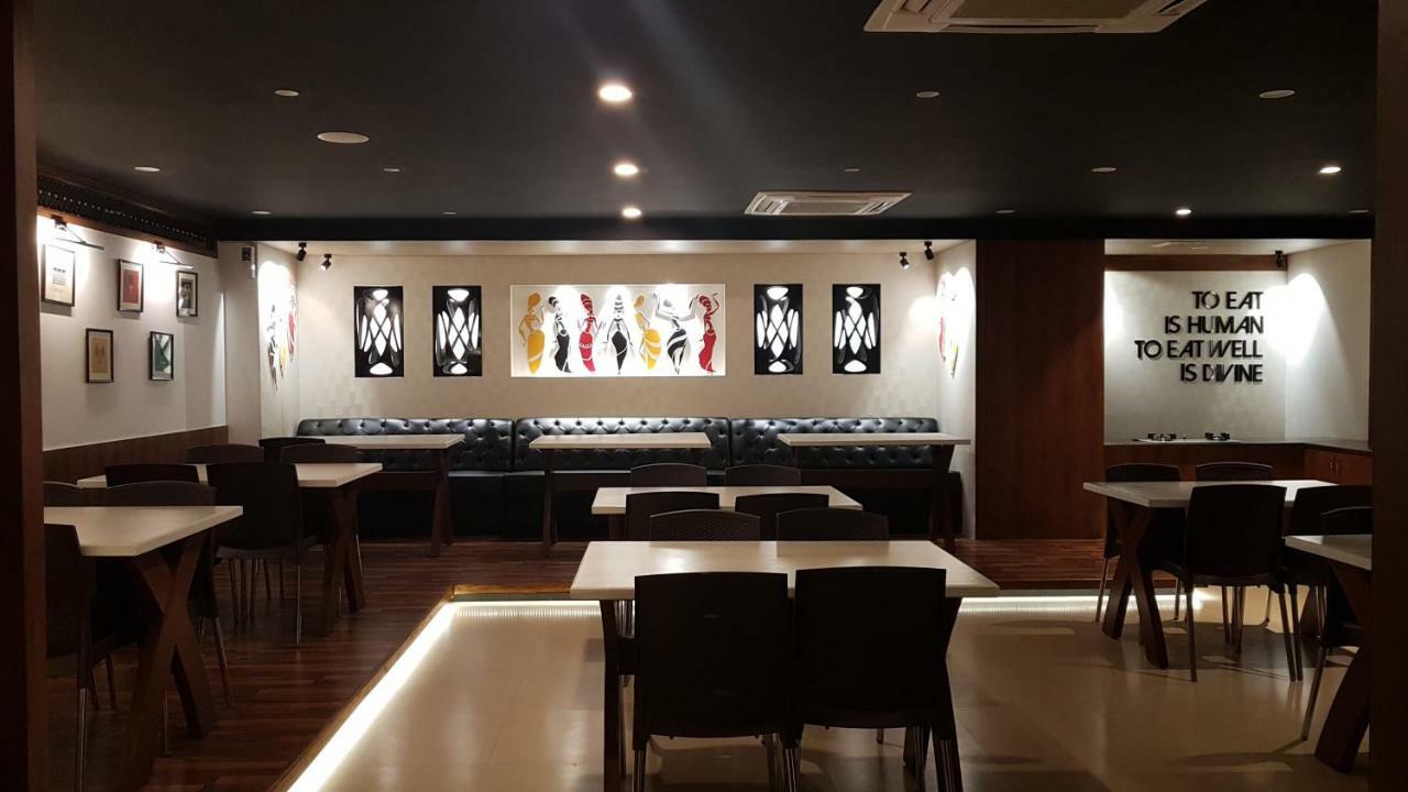 Hotel Tranquil Manipal Buitenkant foto