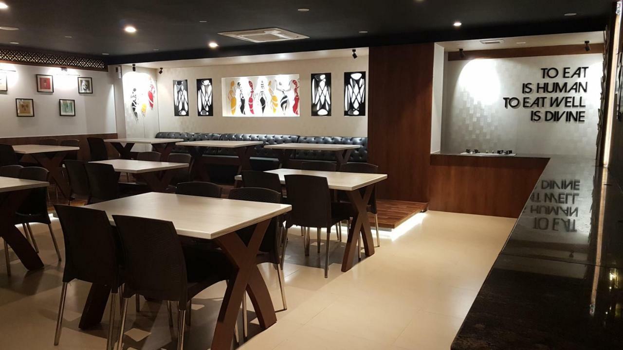 Hotel Tranquil Manipal Buitenkant foto